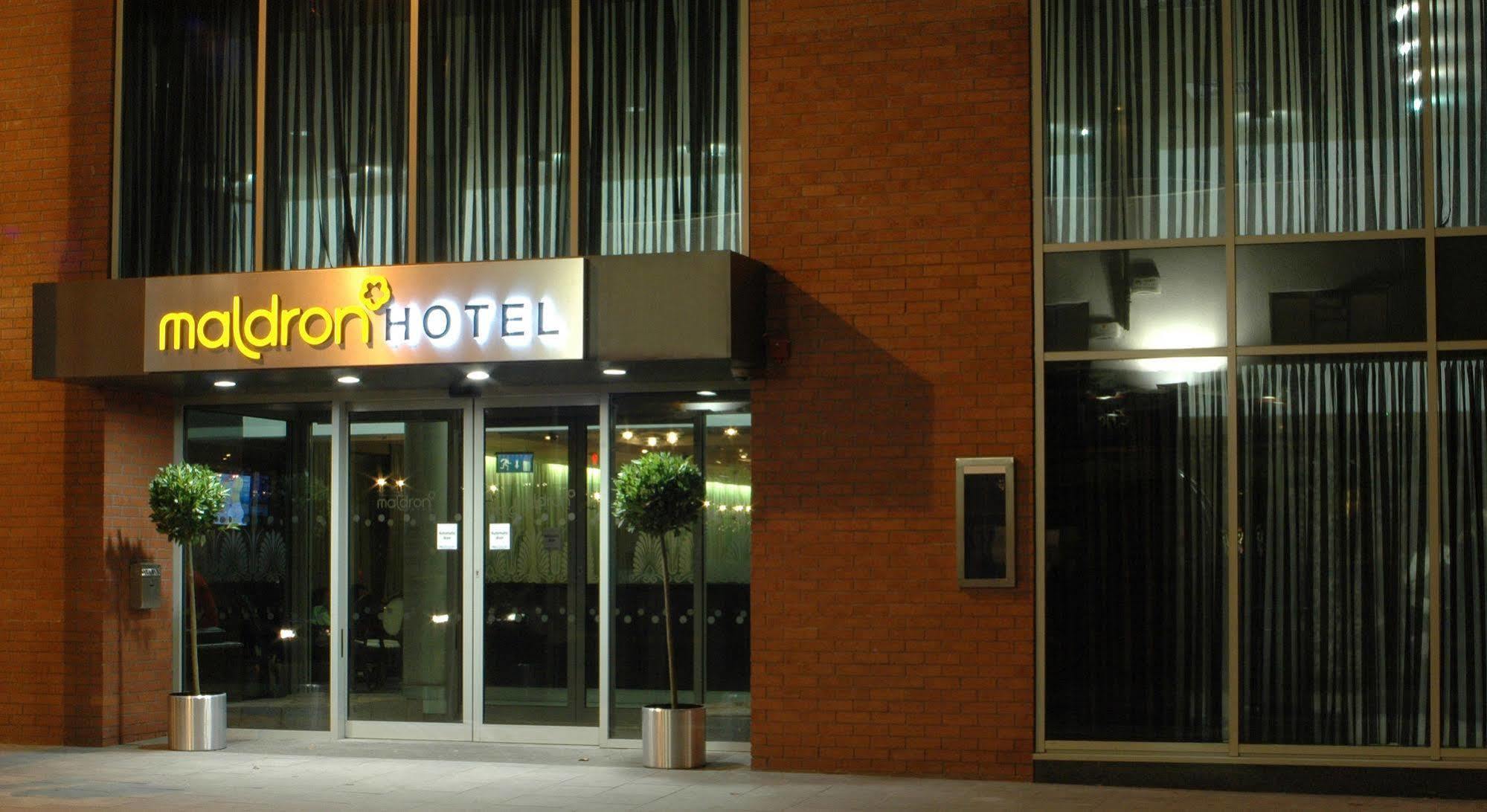 Maldron Hotel Parnell Square Дъблин Екстериор снимка